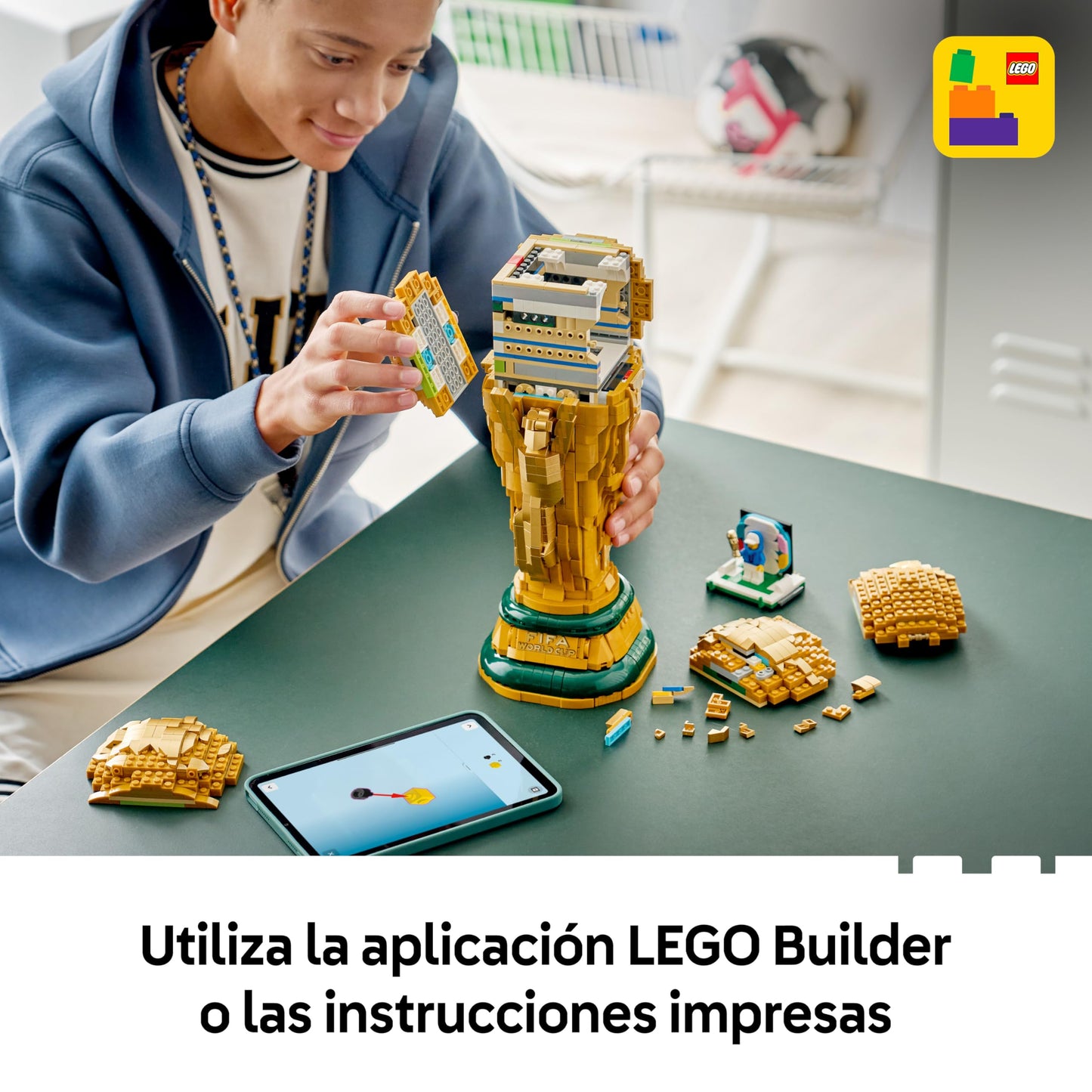 FIFA World Cup Official Trophy Building Set with Collectible Minifigure – 3D Football Display Model 43020