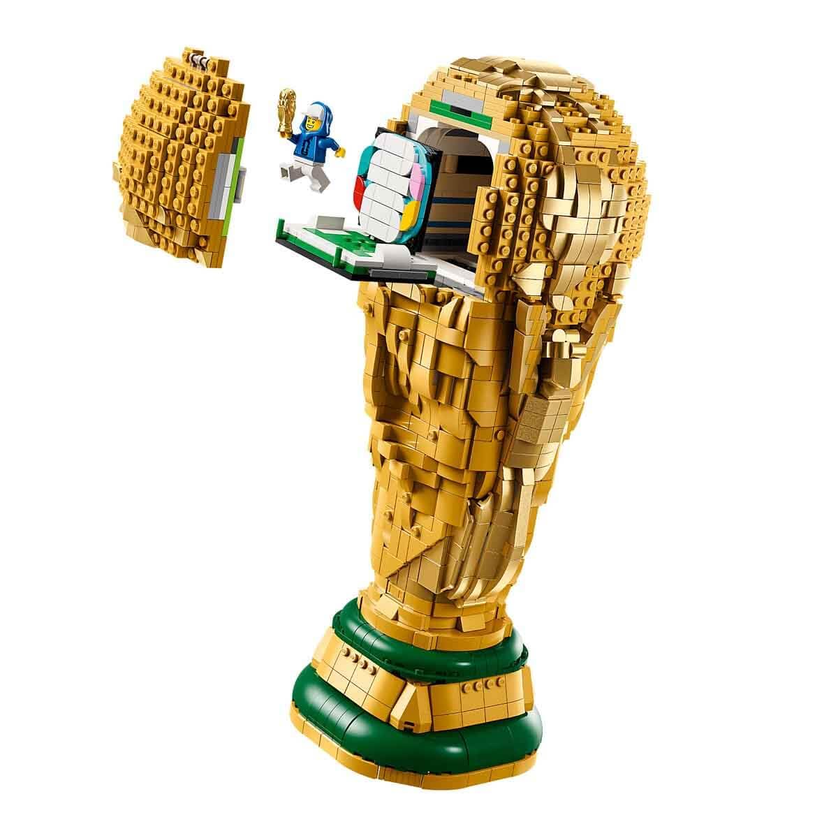 FIFA World Cup Official Trophy Building Set with Collectible Minifigure – 3D Football Display Model 43020